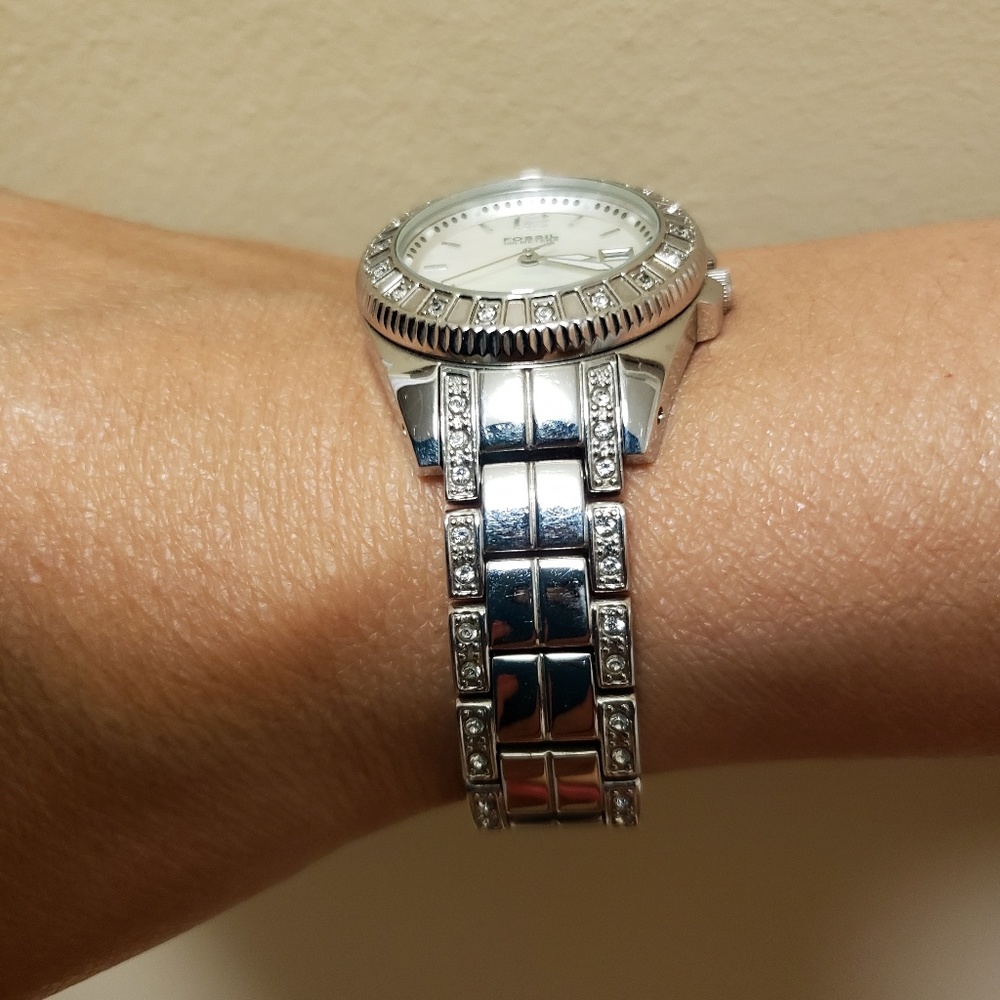 Beautiful Watch - Picture 2 of 3